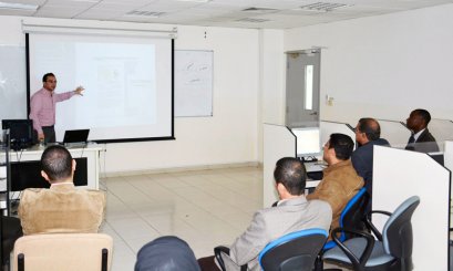 Khalifah Library Holds Workshop for AAU Faculty
